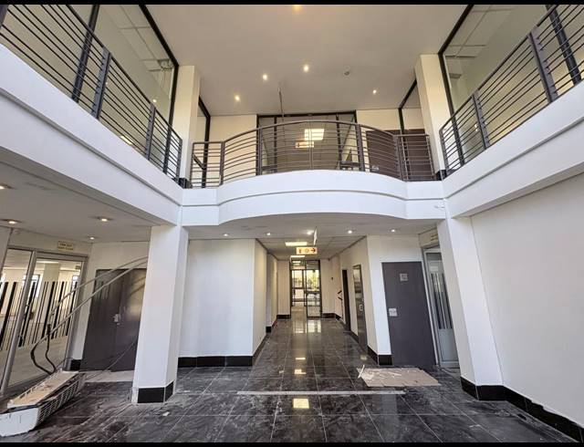 750M² OFFICE TO LET IN FOURWAYS